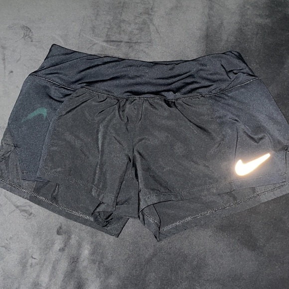 NIKE WOMEN’S RUNNING SHORTS SMALL BLACK - Picture 4 of 6